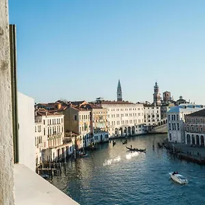 Ai Santi Apostoli 3* Veneza